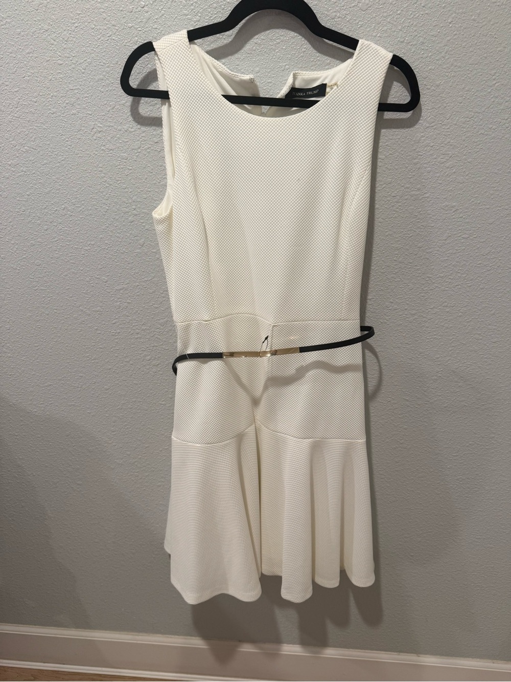 Ivanka Trump Cream Textured Sleeveless Fit-and-Flare Dress